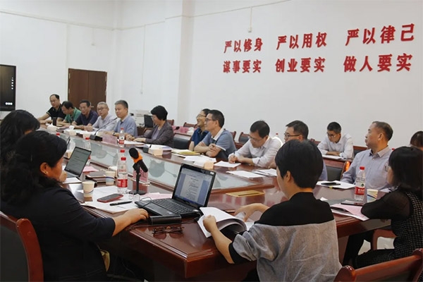 尊龙官方网站集团与广东工贸学院相助开展现代学徒制班试点接受教育部验收